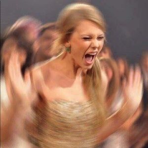 Meet your Posher, Lara